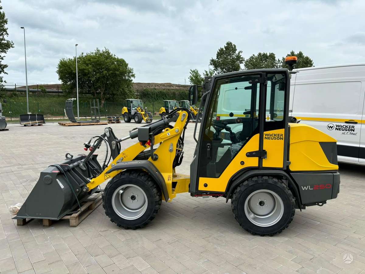 Wacker WL250, фронтальные погрузчики
