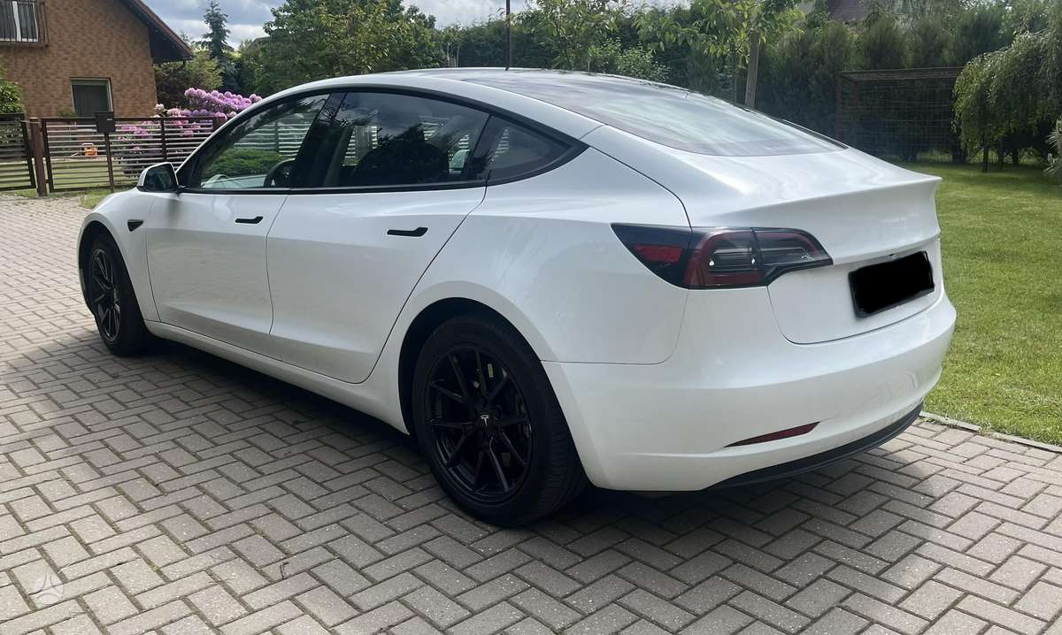 Tesla Model 3, Хэтчбек