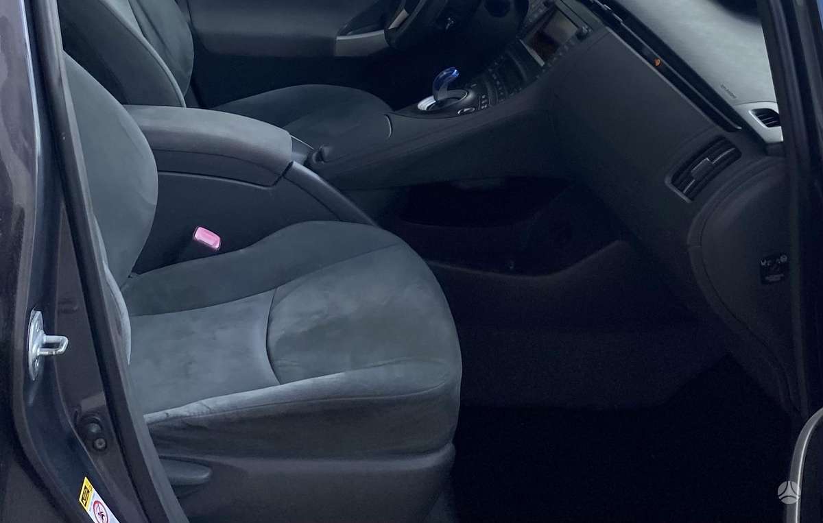 Toyota Prius - 5