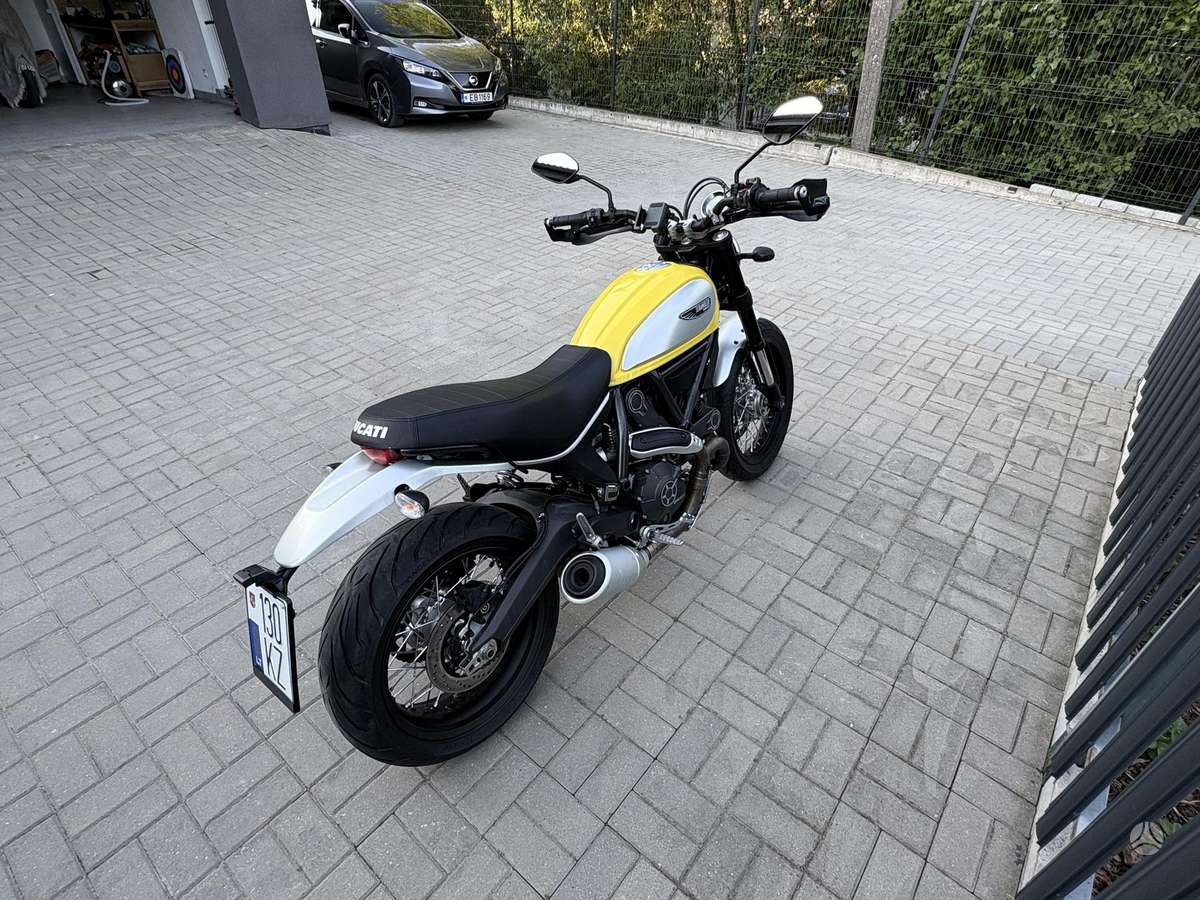 Ducati Scrambler 800cc, street / classic