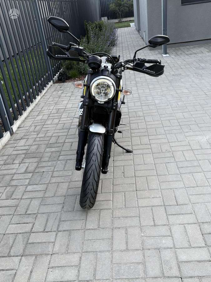Ducati Scrambler 800cc, street / classic