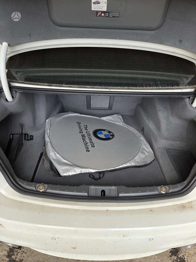 BMW 750 Dalis siunčiame