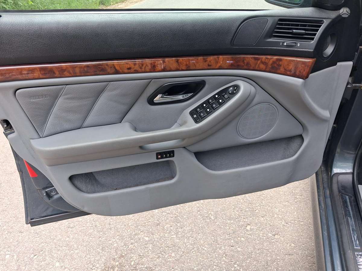 BMW 528, 3.0 l., Седан