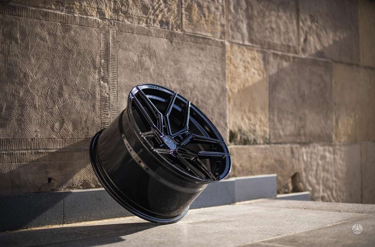 CONCAVER CVR5 Platinum Black, light alloy, R19