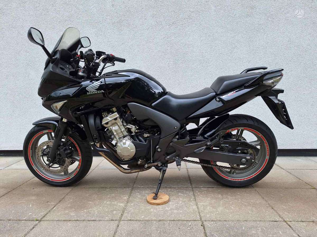 Honda CBF 600cc, street / classic