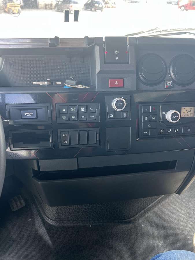 Renault T HIGH 440, double sleeper
