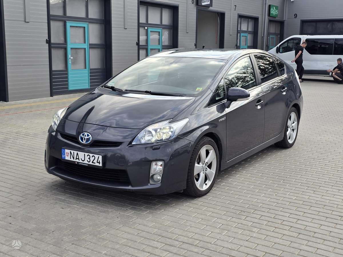 Toyota Prius, hečbekas