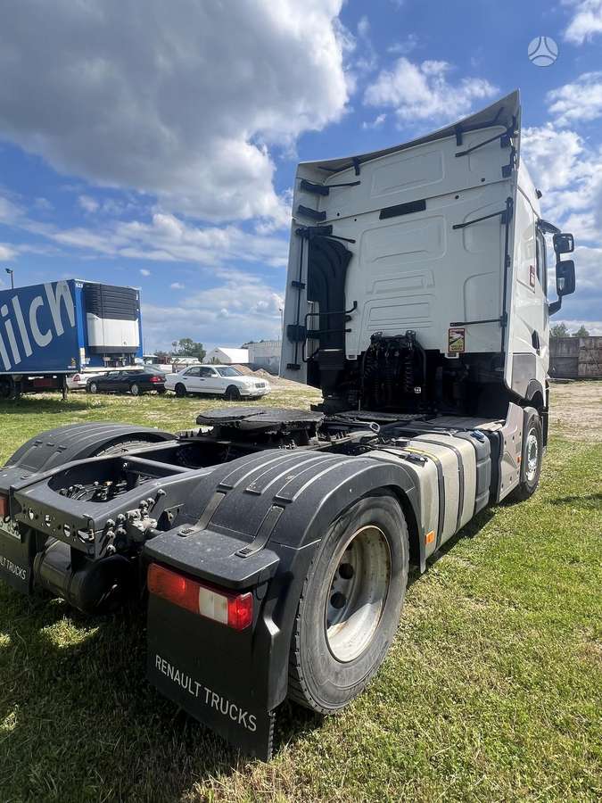 Renault T HIGH 440, double sleeper