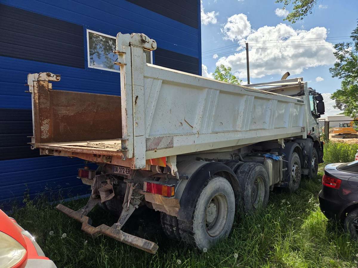 Iveco TRAKKER, pašizgāzēji