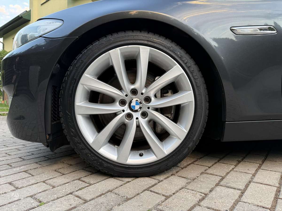 BMW 528 - 5