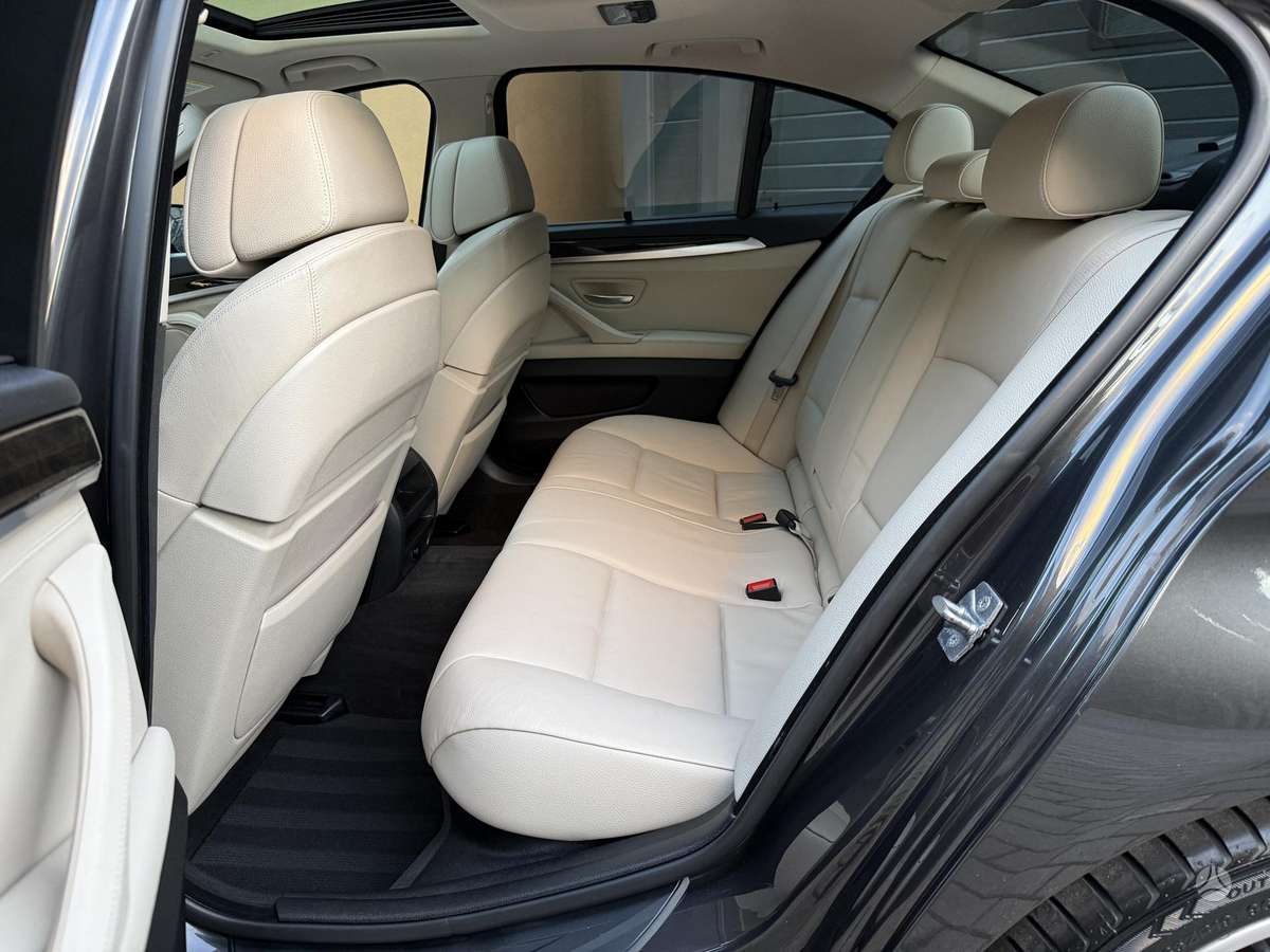 BMW 528, 3.0 l., Седан