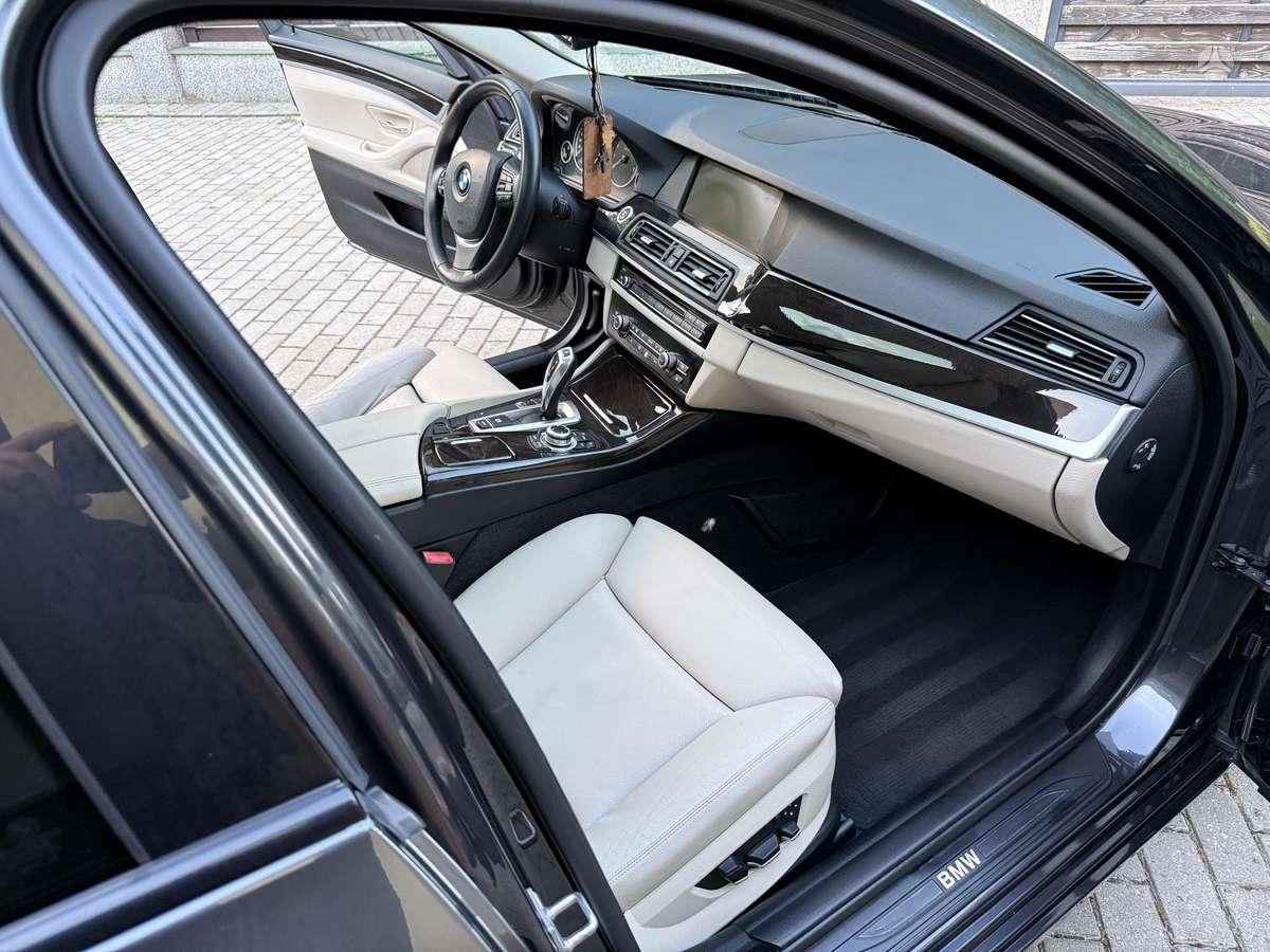 BMW 528, 3.0 l., Седан