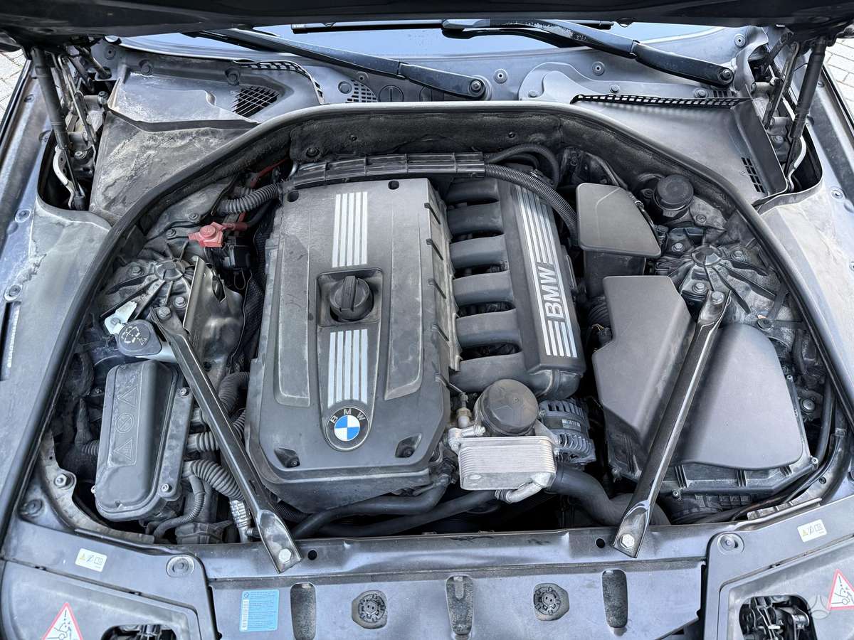 BMW 528, 3.0 l., Седан