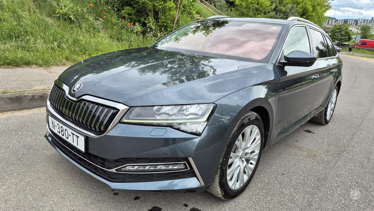 Skoda Superb, universalas