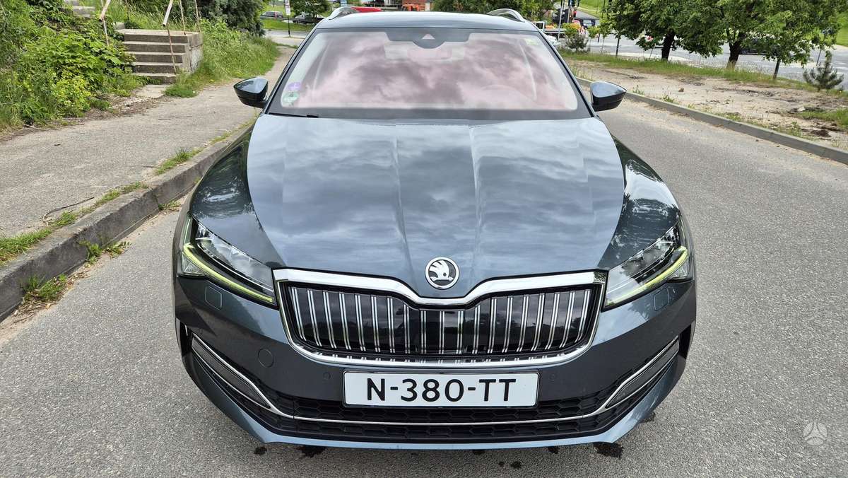 Skoda Superb, universalas