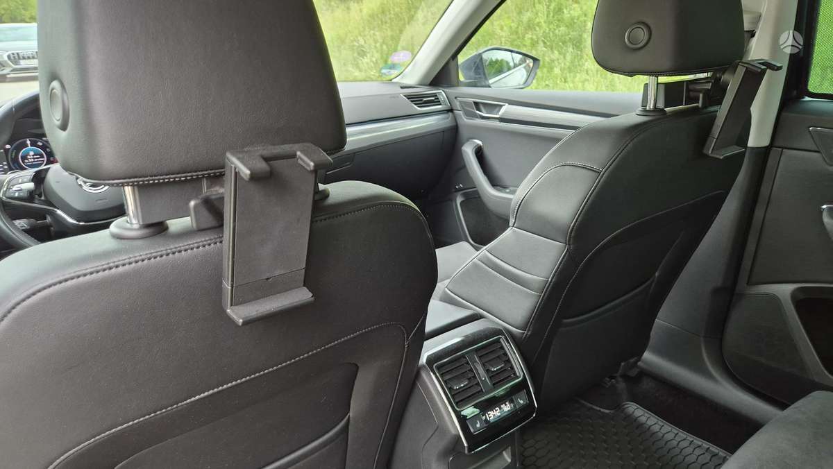 Skoda Superb, universalas