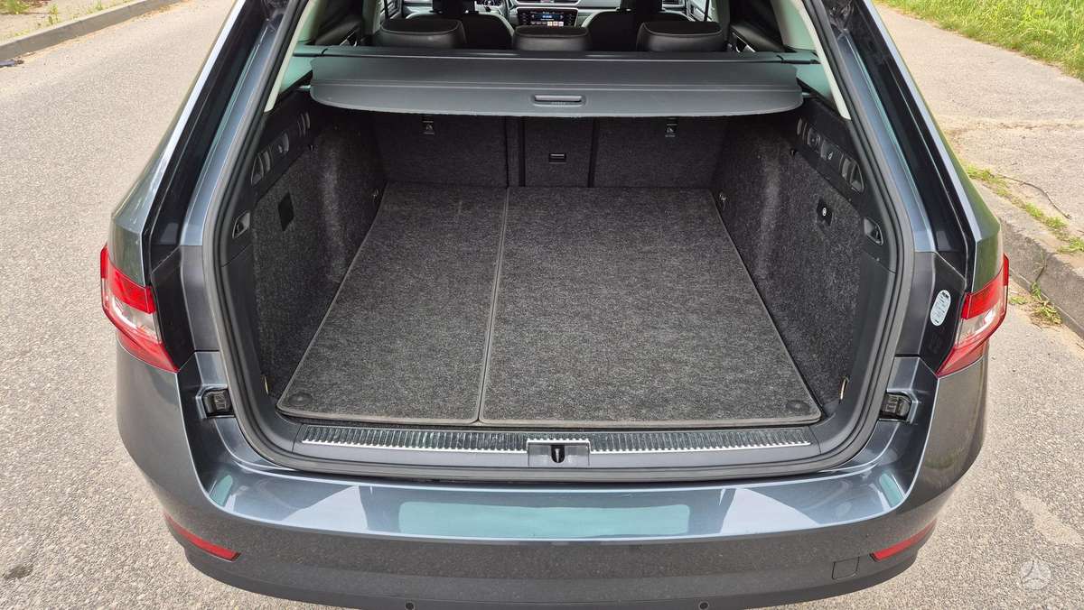 Skoda Superb, universalas