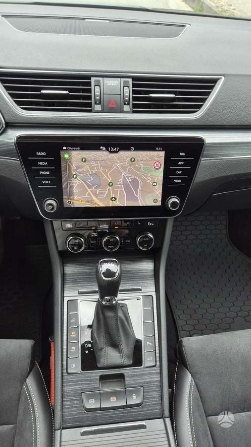 Skoda Superb, universalas