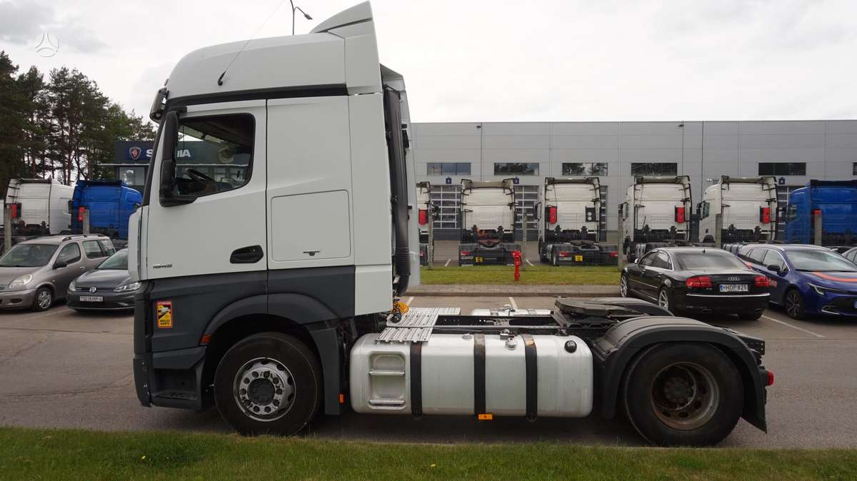 Mercedes-Benz Actros 1845, double sleeper
