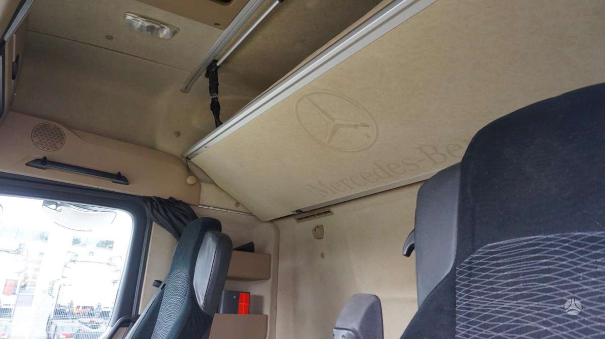 Mercedes-Benz Actros 1845, double sleeper
