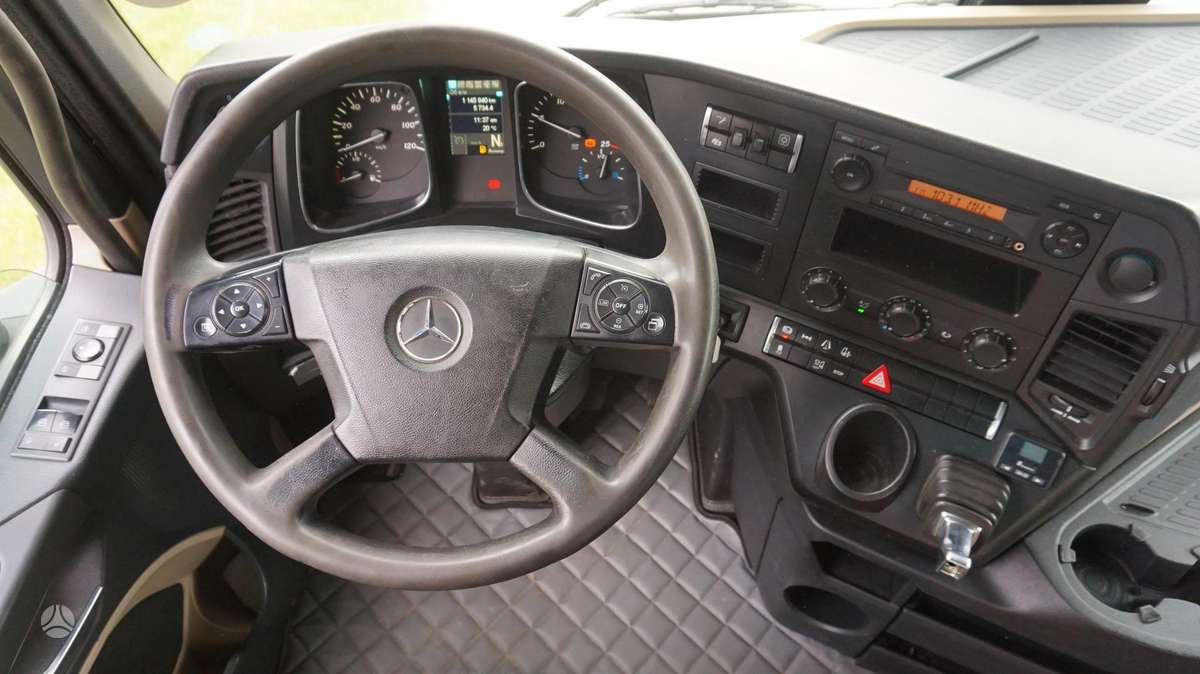Mercedes-Benz Actros 1845, double sleeper