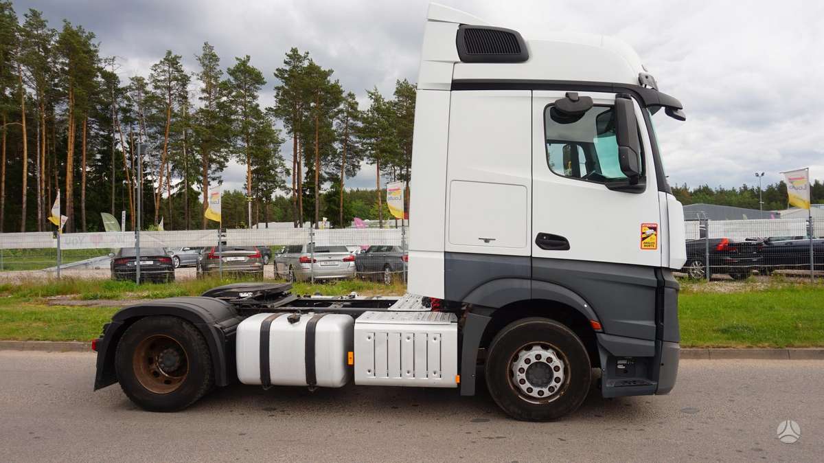 Mercedes-Benz Actros 1845, double sleeper