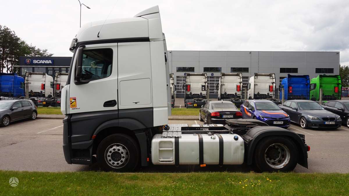 Mercedes-Benz Actros 1845, double sleeper