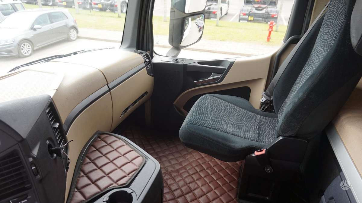Mercedes-Benz Actros 1845, double sleeper