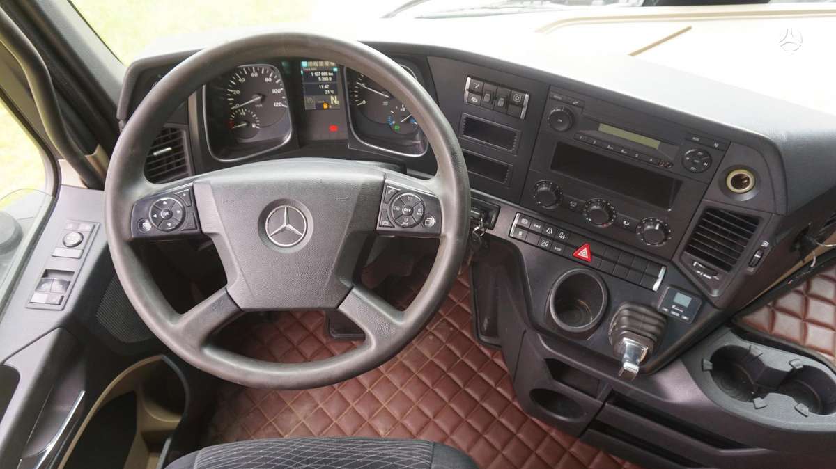 Mercedes-Benz Actros 1845, double sleeper