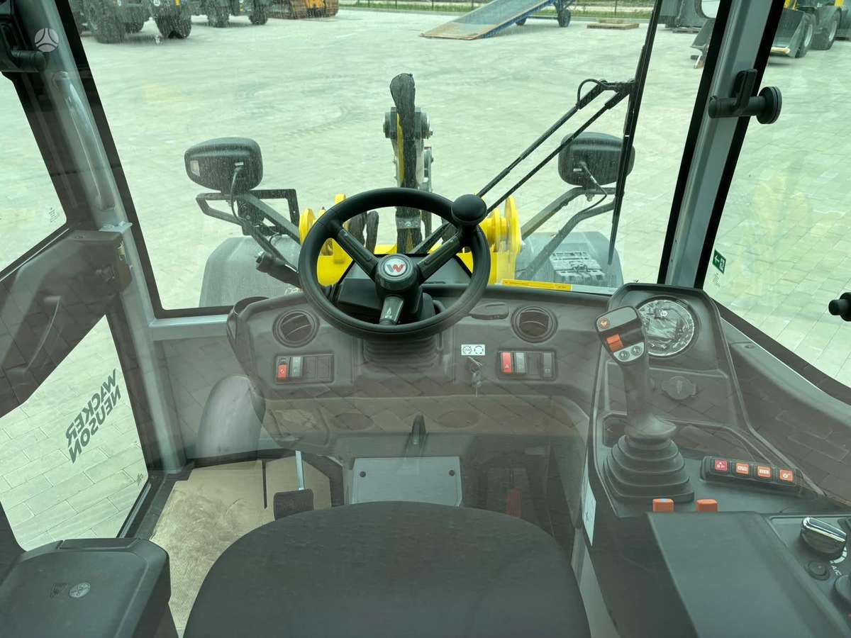 Wacker WL750, frontal loader