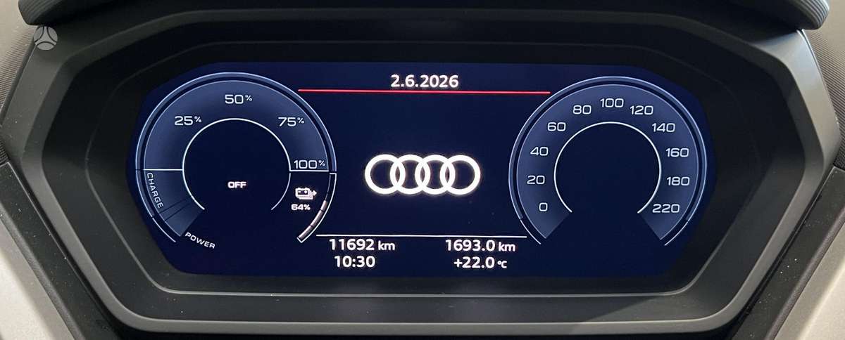 Audi Q4 e-tron, off-road / crossover