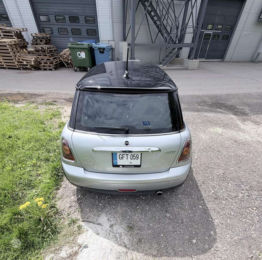 Mini Cooper, 1.6 l., hatchback