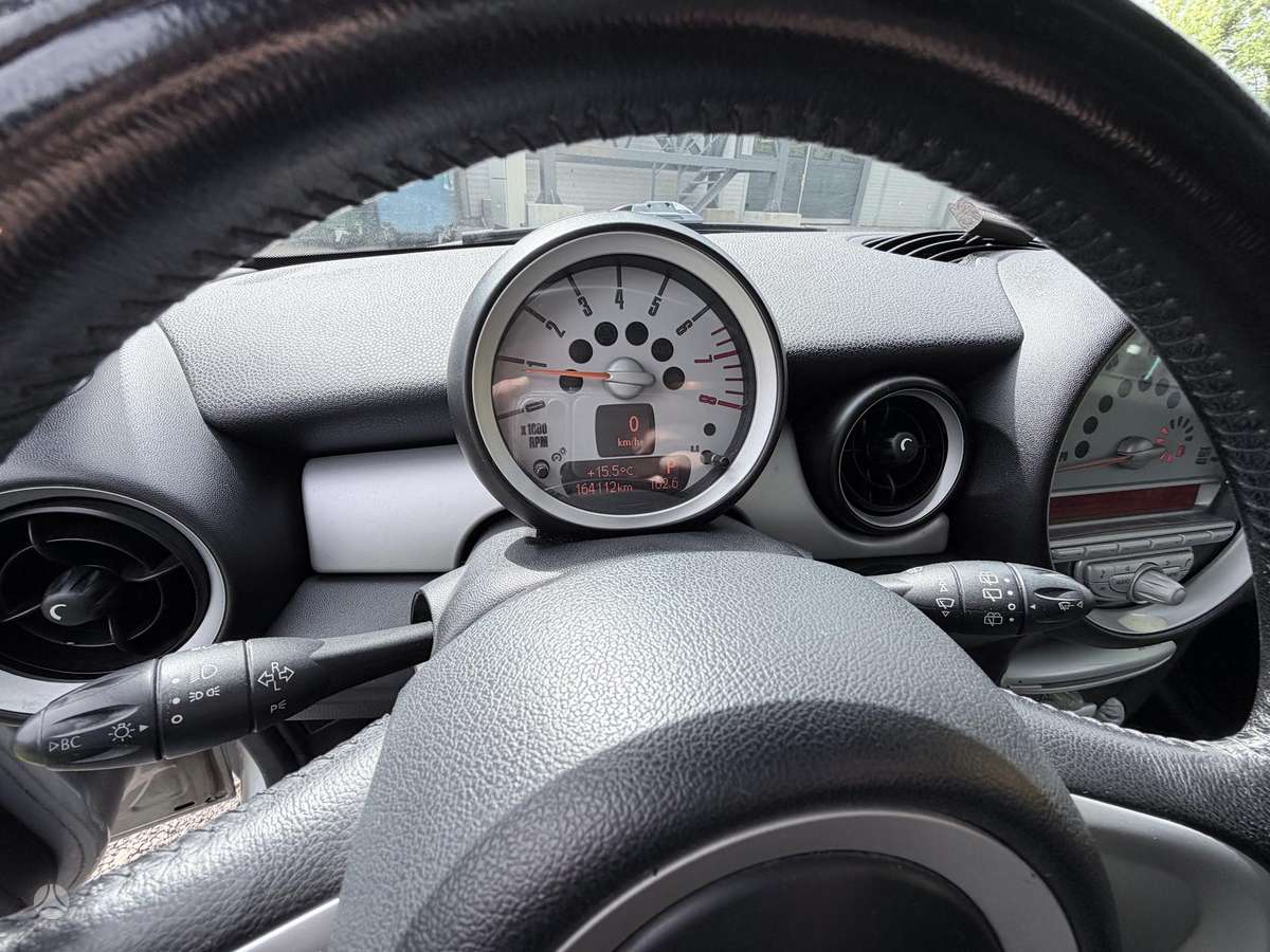Mini Cooper, 1.6 l., hatchback
