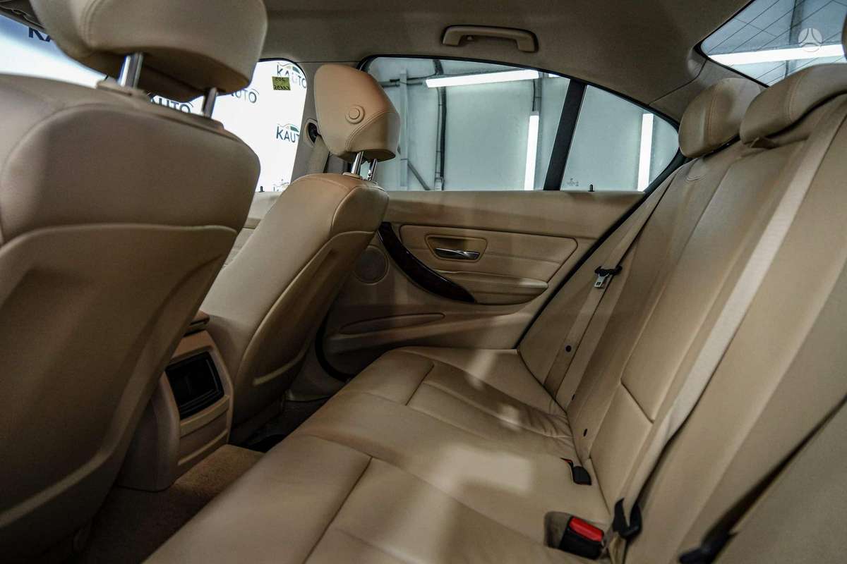 BMW 320, 2.0 l., Седан