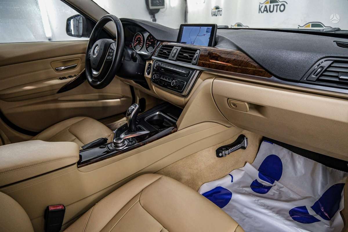 BMW 320, 2.0 l., Седан