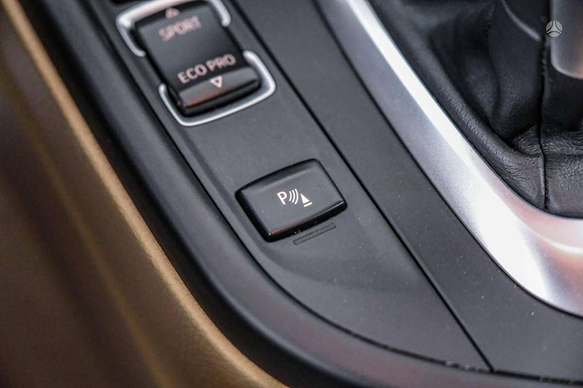 BMW 320, 2.0 l., Седан