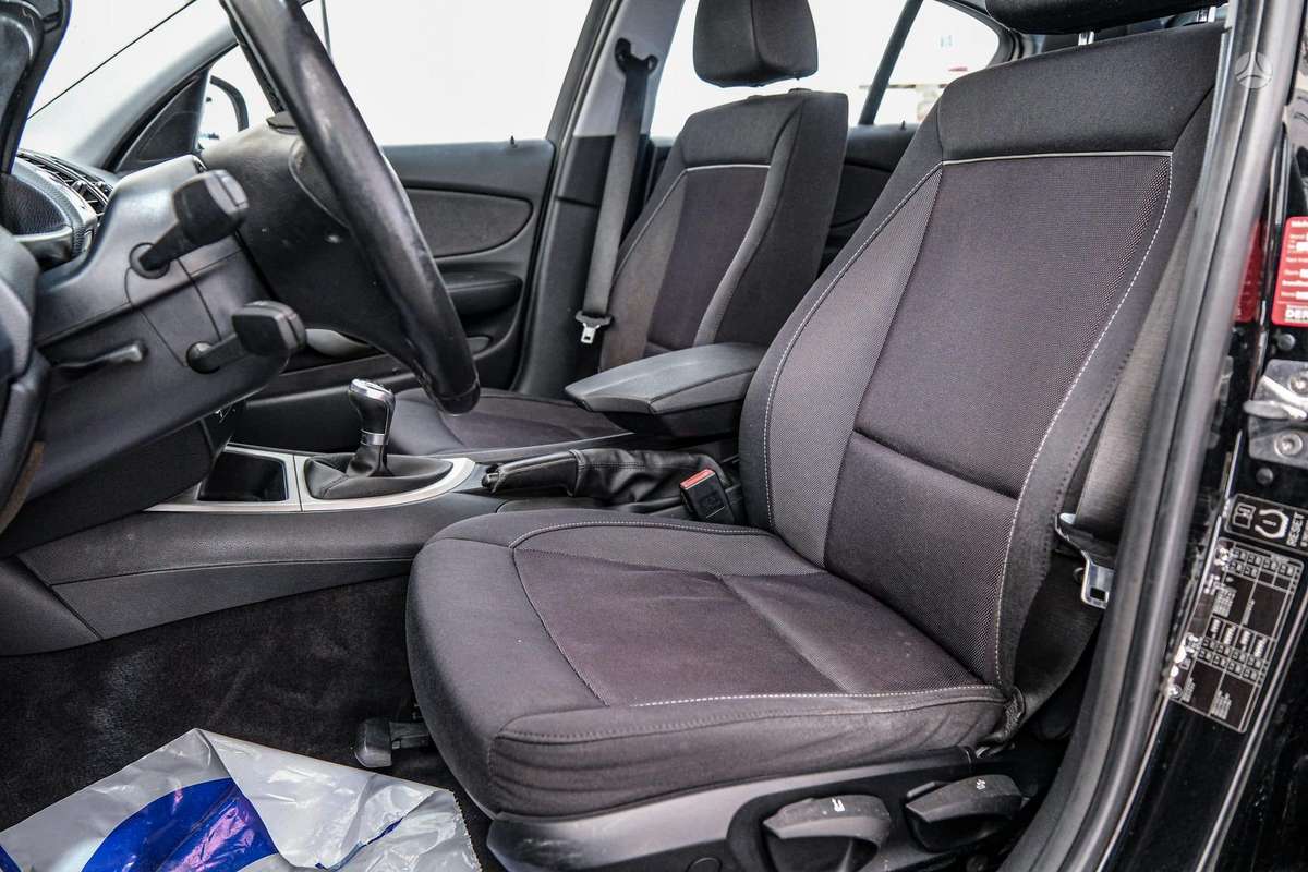 BMW 118, 2.0 l., hatchback