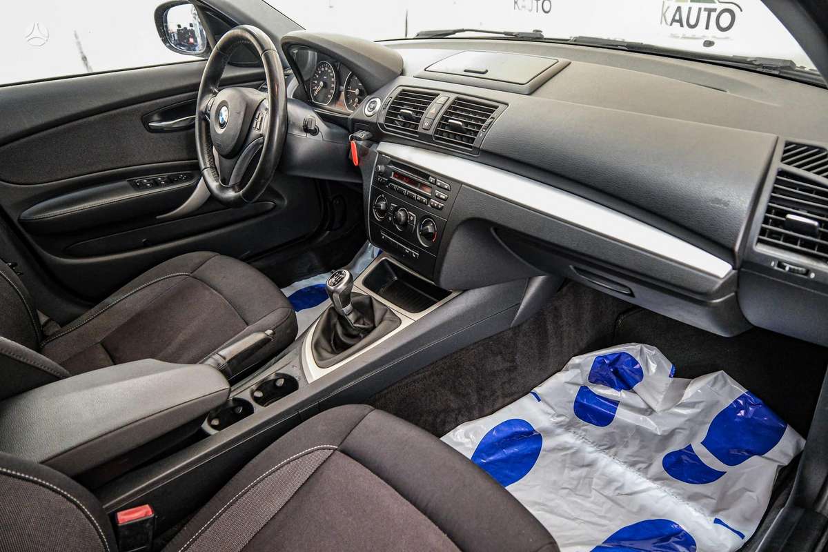 BMW 118, 2.0 l., Хэтчбек