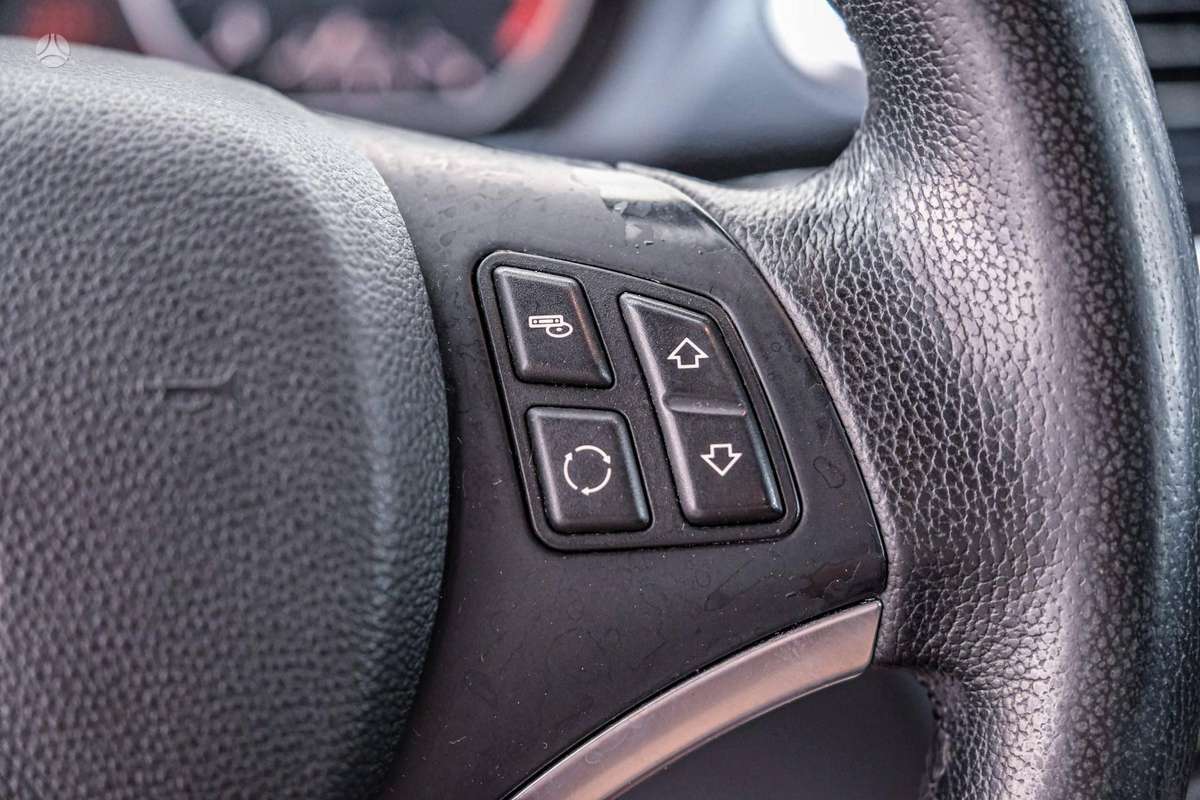 BMW 118, 2.0 l., hatchback