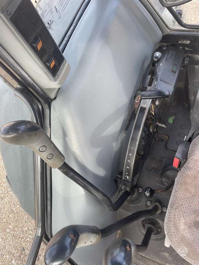 Valtra A92, traktori