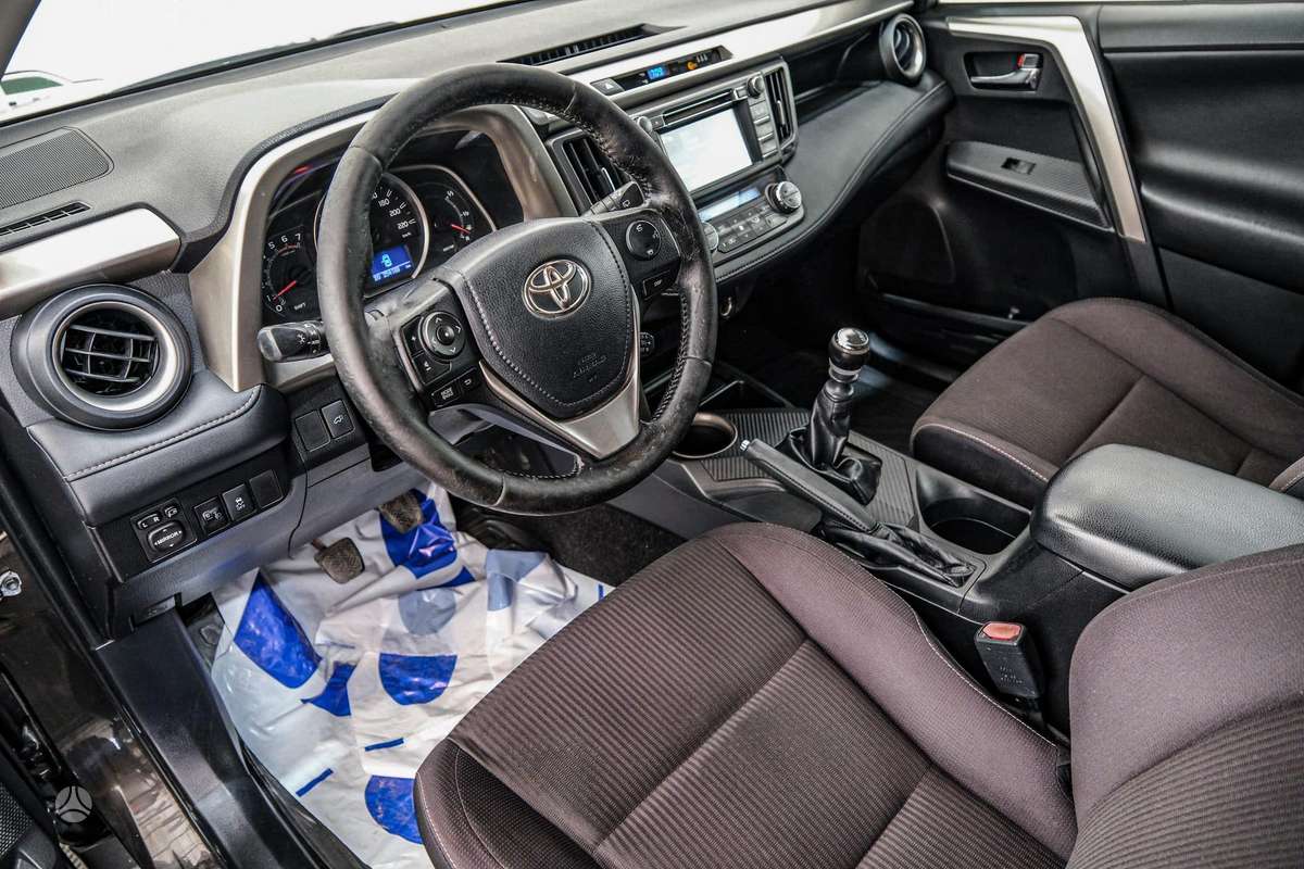 Toyota RAV4 - 5