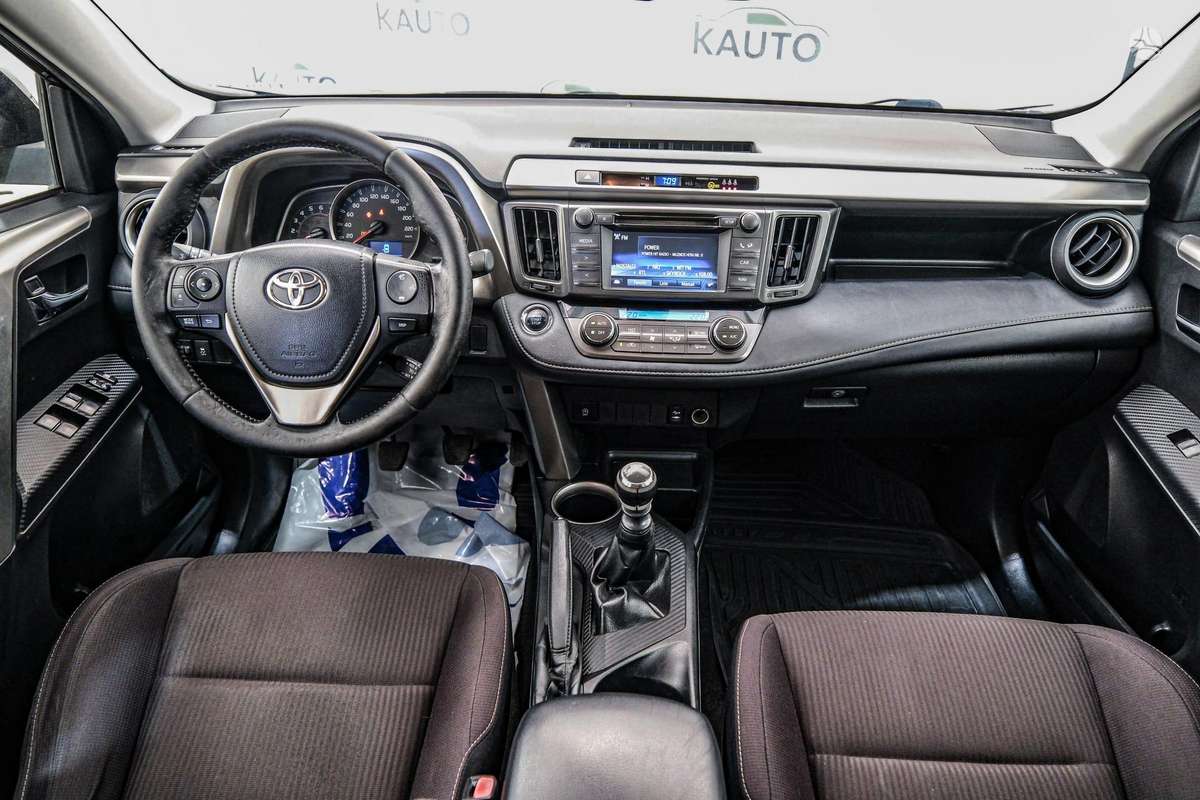 Toyota RAV4 - 8
