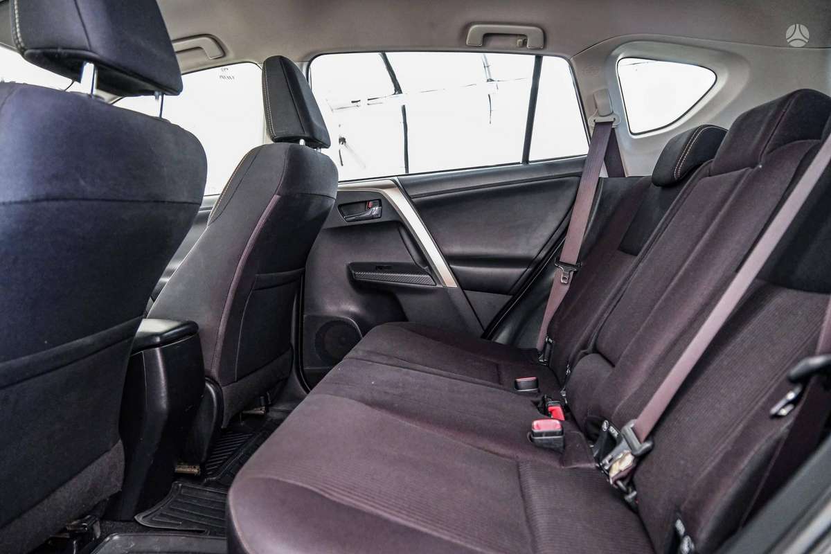 Toyota RAV4 - 9