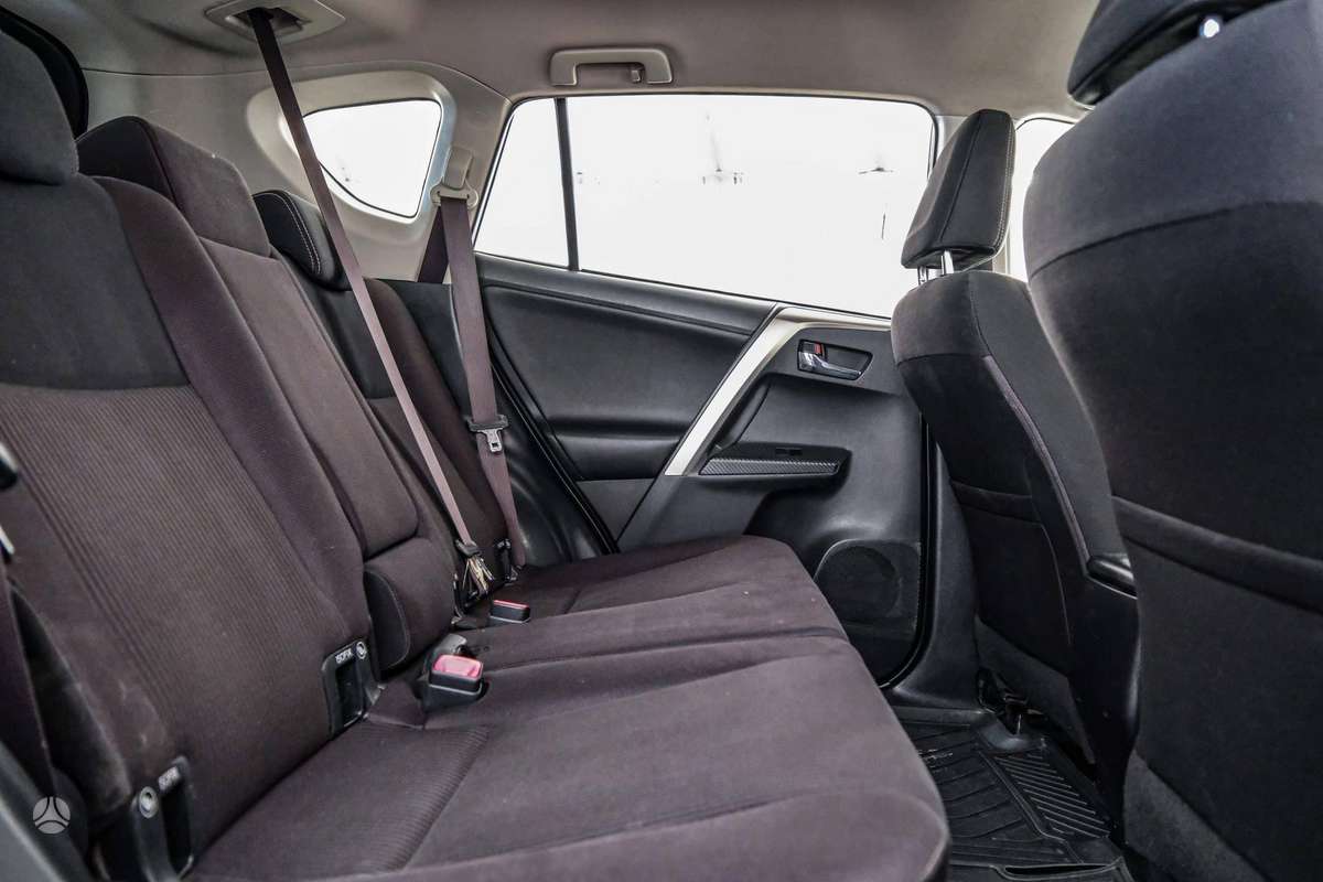 Toyota RAV4 - 10