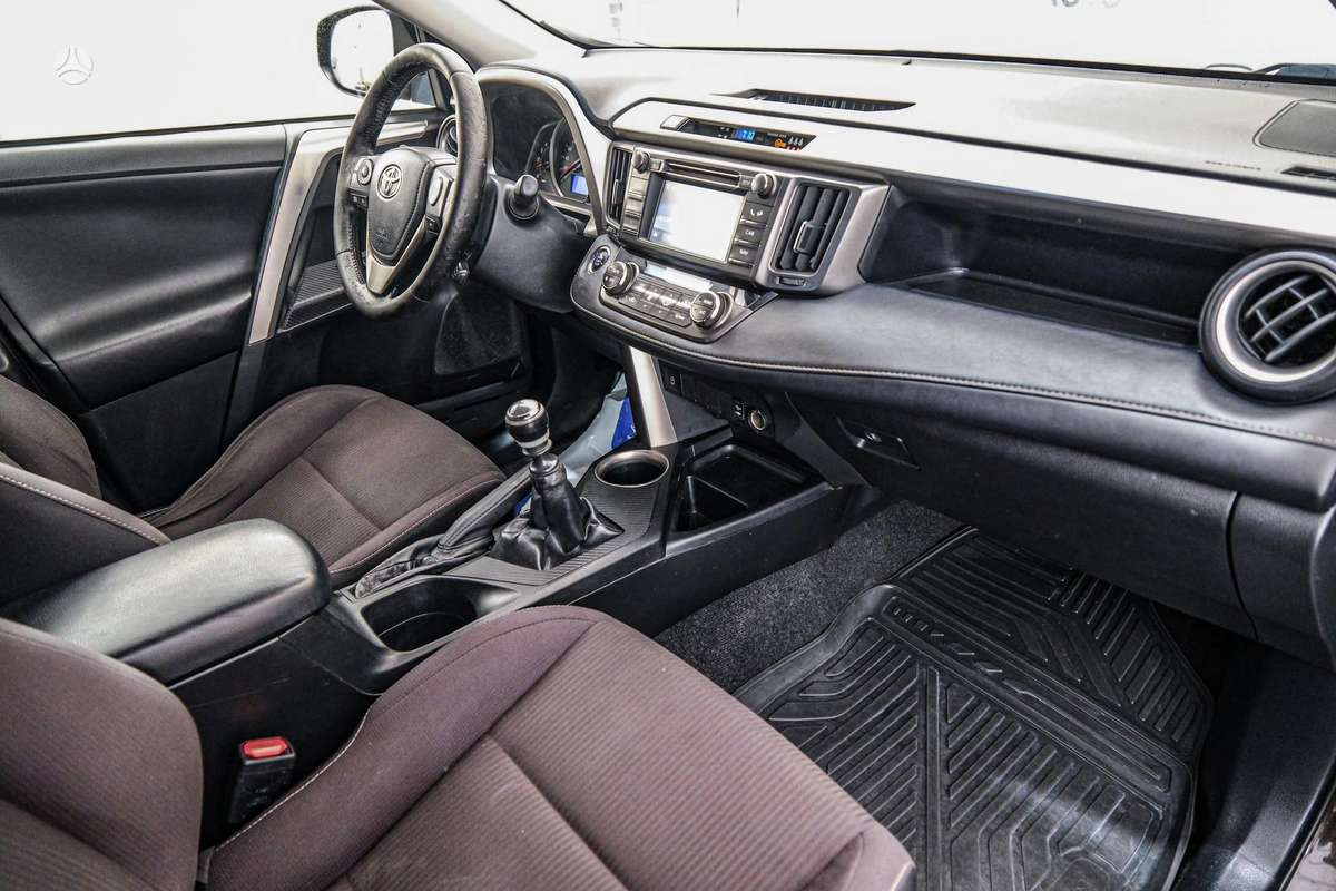 Toyota RAV4 - 11