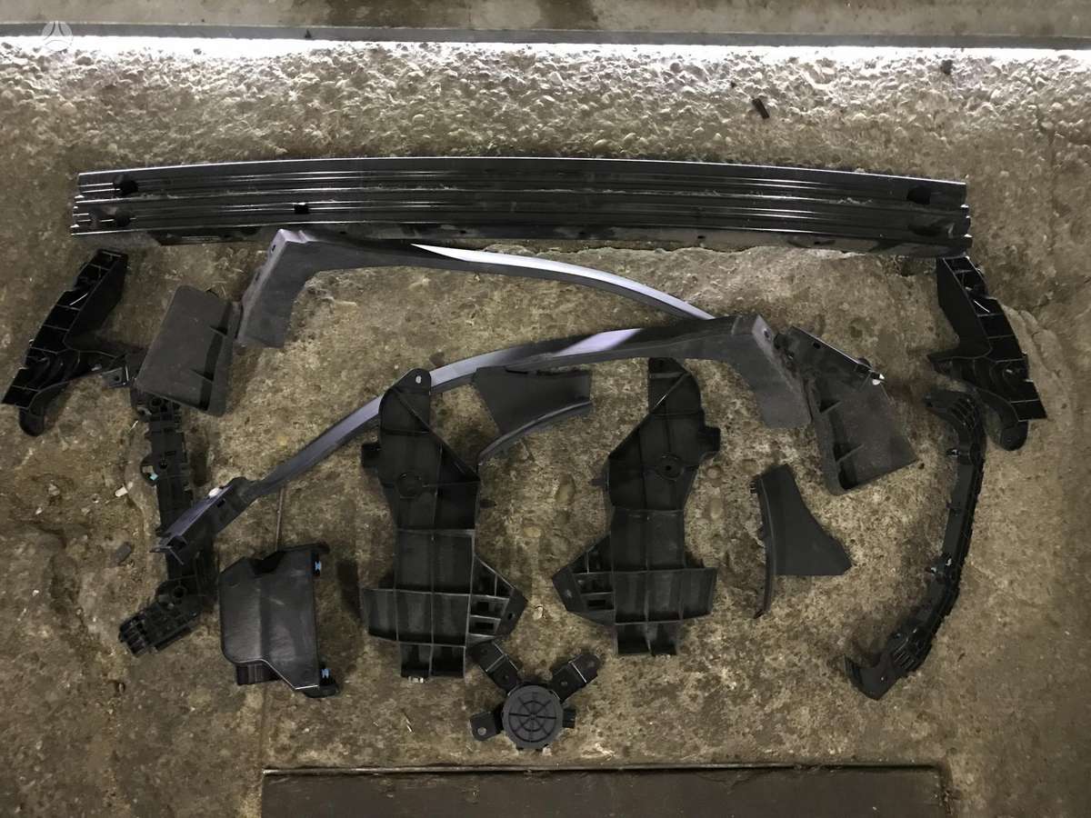 Lexus RX klasė body parts