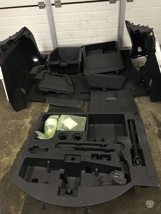 Lexus RX klasė body parts