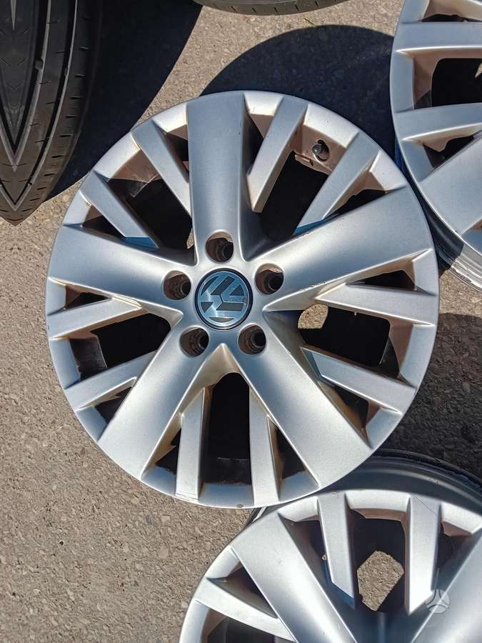 Volkswagen, light alloy, R16