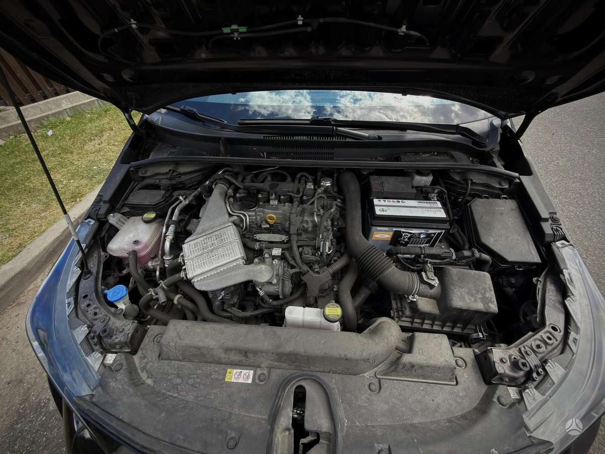 Toyota Corolla, 1.2 l., hatchback