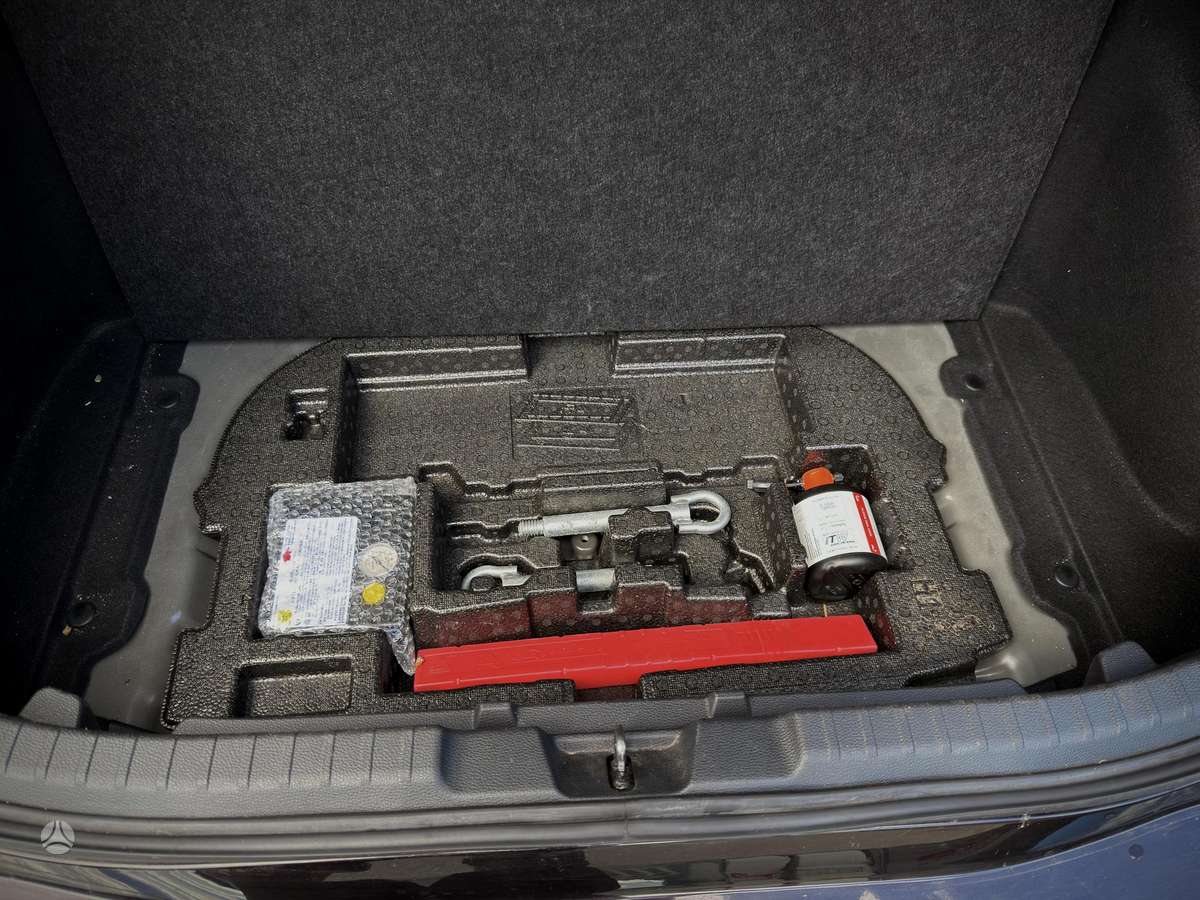 Toyota Corolla - 12
